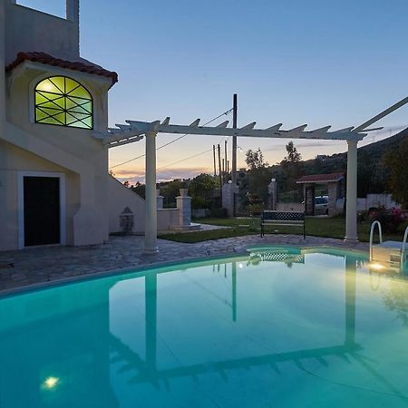 Villa Konstadina With Swimming Pool Kalivia Thorikou Exteriör bild