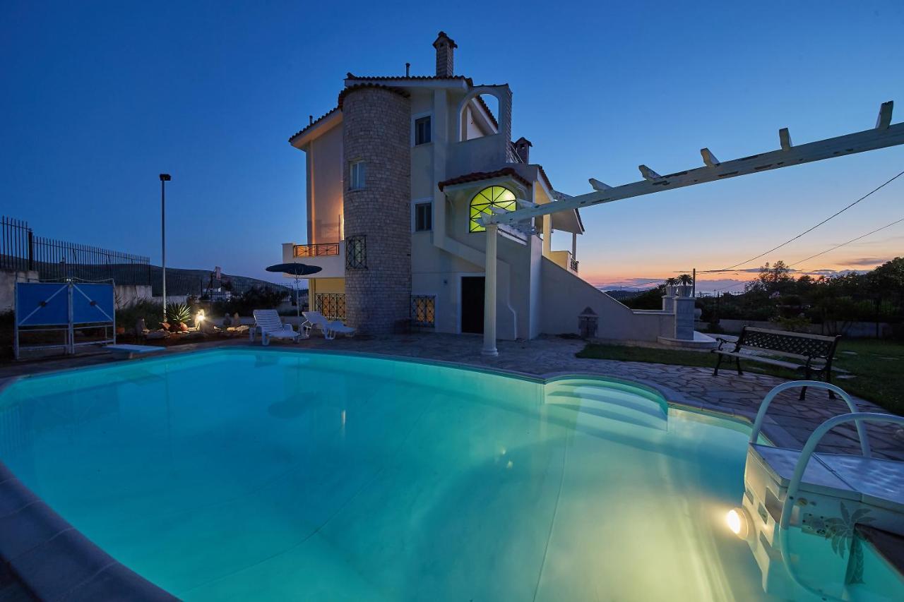 Villa Konstadina With Swimming Pool Kalivia Thorikou Exteriör bild